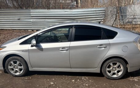 Toyota Prius, 2010 год, 950 000 рублей, 5 фотография