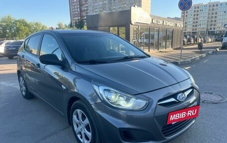 Hyundai Solaris II рестайлинг, 2014 год, 930 000 рублей, 2 фотография