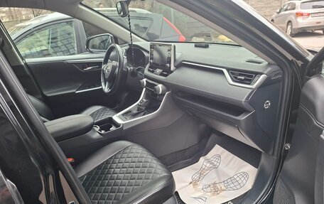 Toyota RAV4, 2021 год, 4 000 000 рублей, 4 фотография