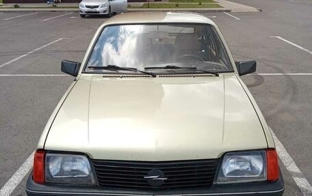 Opel Ascona C, 1984 год, 90 000 рублей, 9 фотография