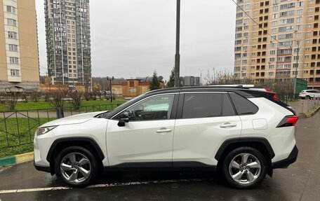 Toyota RAV4, 2020 год, 3 340 000 рублей, 2 фотография