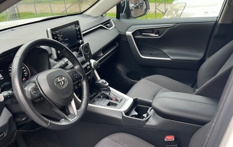 Toyota RAV4, 2020 год, 3 340 000 рублей, 8 фотография