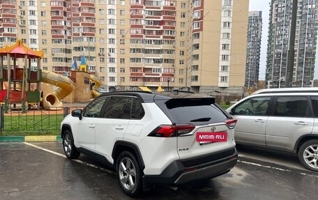 Toyota RAV4, 2020 год, 3 340 000 рублей, 3 фотография