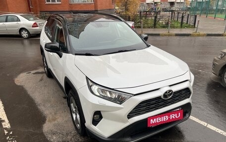 Toyota RAV4, 2020 год, 3 340 000 рублей, 5 фотография