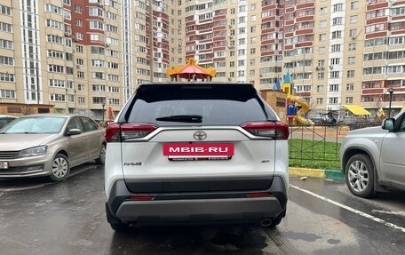 Toyota RAV4, 2020 год, 3 340 000 рублей, 4 фотография