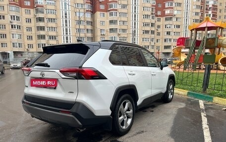 Toyota RAV4, 2020 год, 3 340 000 рублей, 7 фотография