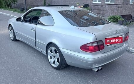 Mercedes-Benz CLK-Класс, 2000 год, 500 000 рублей, 3 фотография