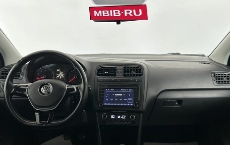 Volkswagen Polo VI (EU Market), 2018 год, 1 100 000 рублей, 21 фотография