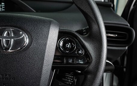 Toyota Prius IV XW50, 2019 год, 1 679 000 рублей, 16 фотография