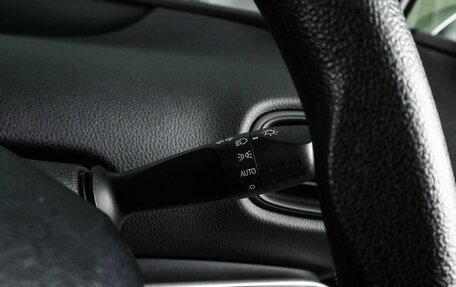 Toyota Prius IV XW50, 2019 год, 1 679 000 рублей, 13 фотография