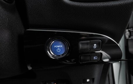 Toyota Prius IV XW50, 2019 год, 1 679 000 рублей, 12 фотография