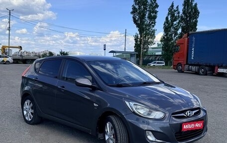 Hyundai Solaris II рестайлинг, 2012 год, 860 000 рублей, 1 фотография