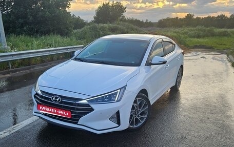 Hyundai Elantra VI рестайлинг, 2019 год, 2 000 000 рублей, 1 фотография