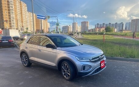 Volkswagen T-Roc I, 2023 год, 1 750 000 рублей, 1 фотография