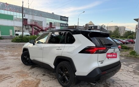 Toyota RAV4, 2021 год, 3 550 000 рублей, 3 фотография