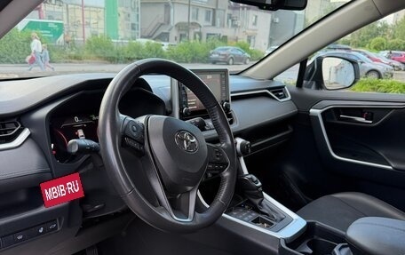 Toyota RAV4, 2021 год, 3 550 000 рублей, 5 фотография