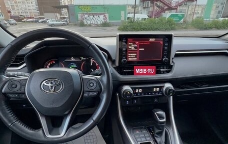 Toyota RAV4, 2021 год, 3 550 000 рублей, 12 фотография