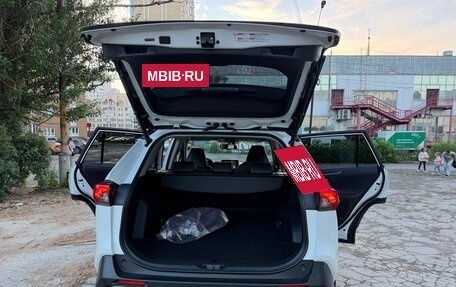 Toyota RAV4, 2021 год, 3 550 000 рублей, 17 фотография