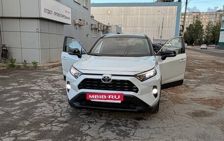 Toyota RAV4, 2021 год, 3 550 000 рублей, 22 фотография