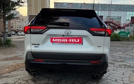 Toyota RAV4, 2021 год, 3 550 000 рублей, 23 фотография