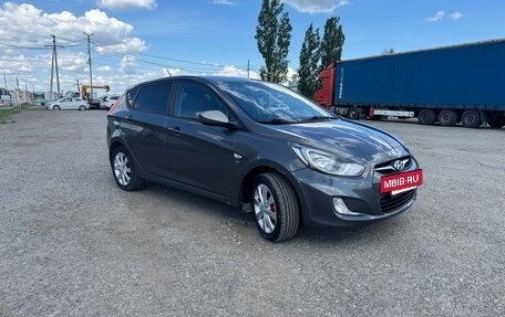 Hyundai Solaris II рестайлинг, 2012 год, 860 000 рублей, 5 фотография