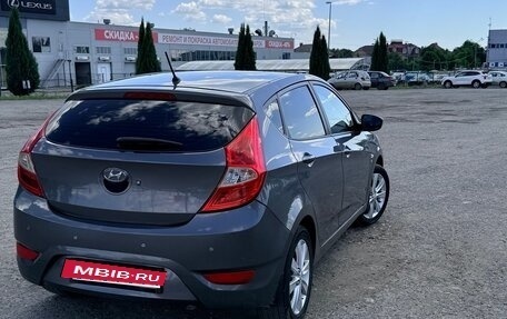 Hyundai Solaris II рестайлинг, 2012 год, 860 000 рублей, 3 фотография