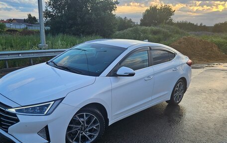 Hyundai Elantra VI рестайлинг, 2019 год, 2 000 000 рублей, 2 фотография