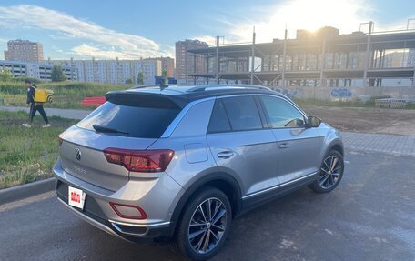 Volkswagen T-Roc I, 2023 год, 1 750 000 рублей, 4 фотография