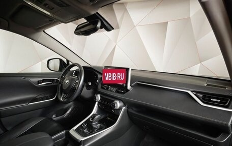 Toyota RAV4, 2020 год, 2 950 000 рублей, 13 фотография