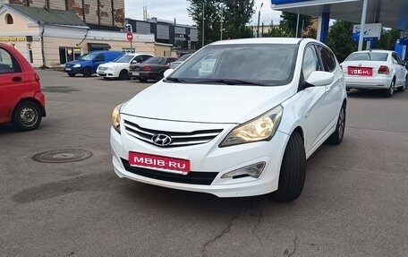Hyundai Solaris II рестайлинг, 2015 год, 720 000 рублей, 1 фотография
