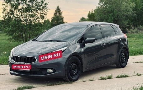 KIA cee'd III, 2013 год, 900 000 рублей, 17 фотография