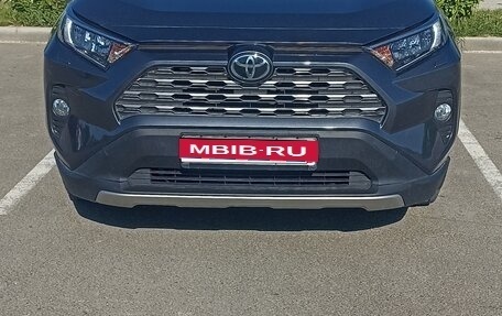 Toyota RAV4, 2021 год, 3 730 000 рублей, 1 фотография