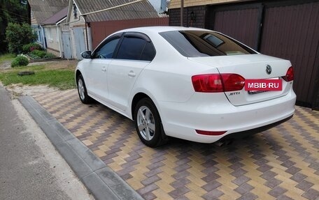 Volkswagen Jetta VI, 2012 год, 1 280 000 рублей, 13 фотография