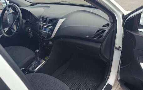 Hyundai Solaris II рестайлинг, 2015 год, 720 000 рублей, 5 фотография