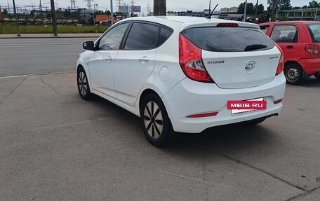 Hyundai Solaris II рестайлинг, 2015 год, 720 000 рублей, 3 фотография