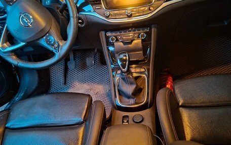 Opel Astra K, 2018 год, 970 000 рублей, 7 фотография