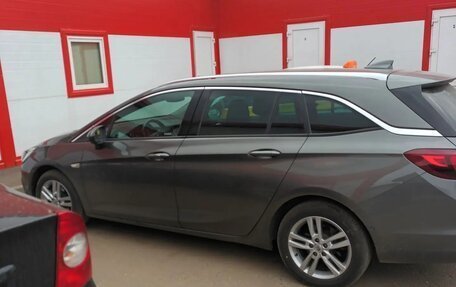 Opel Astra K, 2018 год, 970 000 рублей, 4 фотография