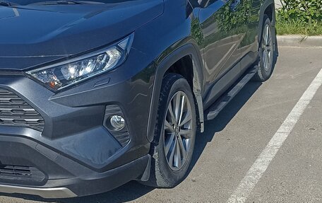 Toyota RAV4, 2021 год, 3 730 000 рублей, 2 фотография