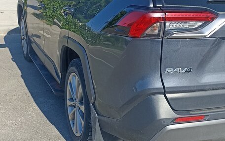 Toyota RAV4, 2021 год, 3 730 000 рублей, 7 фотография