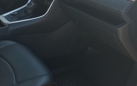 Toyota RAV4, 2021 год, 3 730 000 рублей, 6 фотография