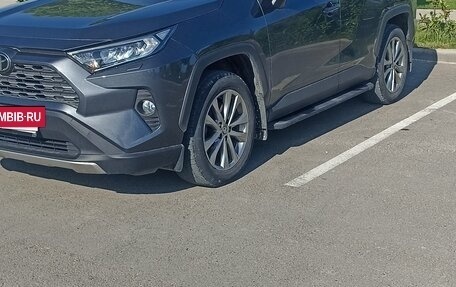 Toyota RAV4, 2021 год, 3 730 000 рублей, 9 фотография