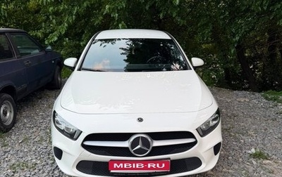 Mercedes-Benz A-Класс, 2019 год, 2 400 000 рублей, 1 фотография