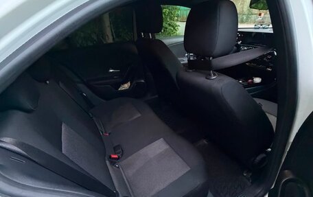 Mercedes-Benz A-Класс, 2019 год, 2 400 000 рублей, 3 фотография