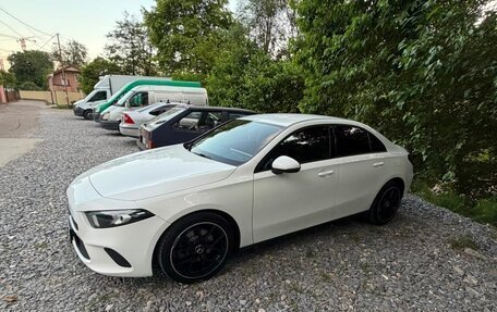 Mercedes-Benz A-Класс, 2019 год, 2 400 000 рублей, 6 фотография