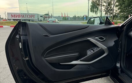 Chevrolet Camaro VI, 2016 год, 2 100 000 рублей, 21 фотография
