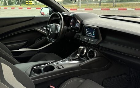 Chevrolet Camaro VI, 2016 год, 2 100 000 рублей, 23 фотография