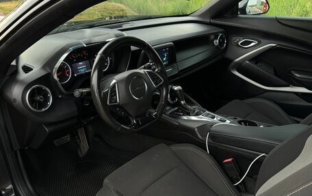 Chevrolet Camaro VI, 2016 год, 2 100 000 рублей, 25 фотография