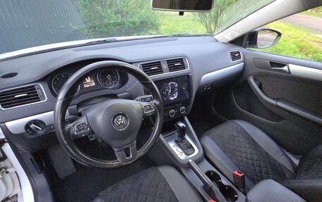 Volkswagen Jetta VI, 2013 год, 765 000 рублей, 7 фотография