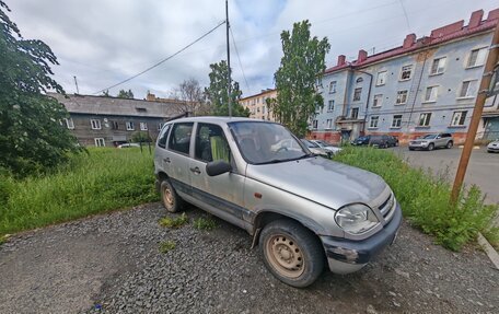 Chevrolet Niva I рестайлинг, 2006 год, 100 000 рублей, 2 фотография