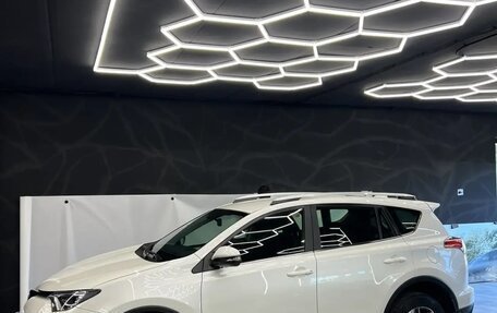 Toyota RAV4, 2015 год, 2 800 000 рублей, 2 фотография